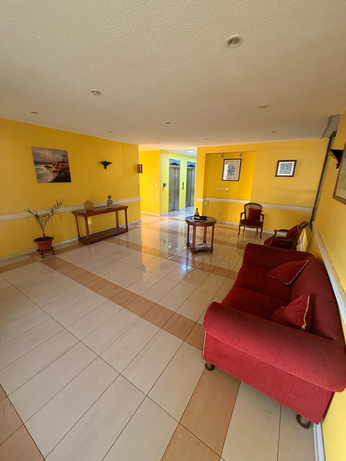 Hall-1er-Nivel-Visitas